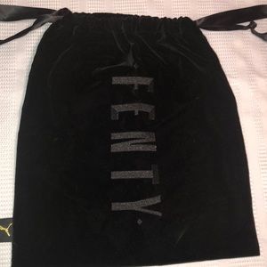 🔴Puma Fenty velour dust bug🔴